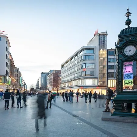 Central, Near Main Train Station, Supermarket, Train, Vahrenwalder *